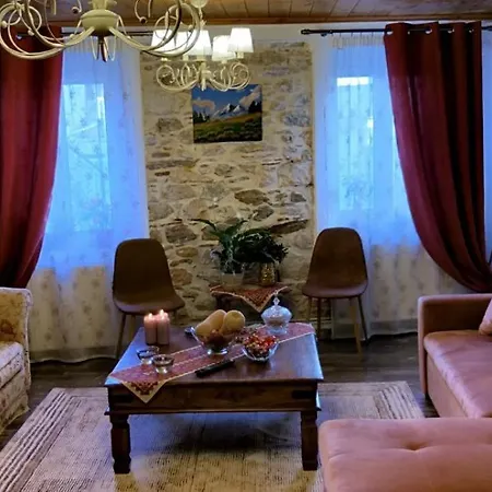 Kiratsos House