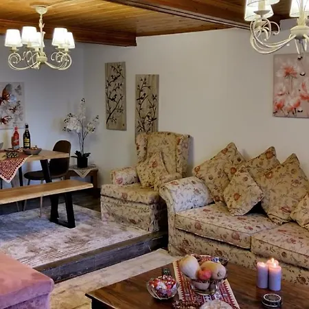 Nyaraló Kiratsos House