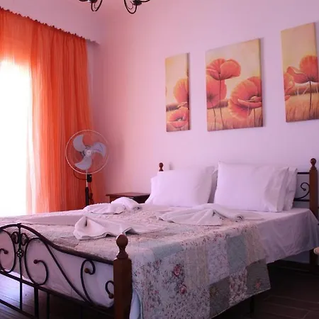 Kiratsos House *