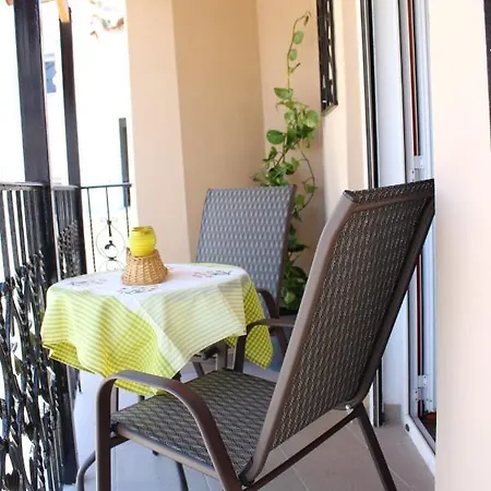 Kiratsos House *
